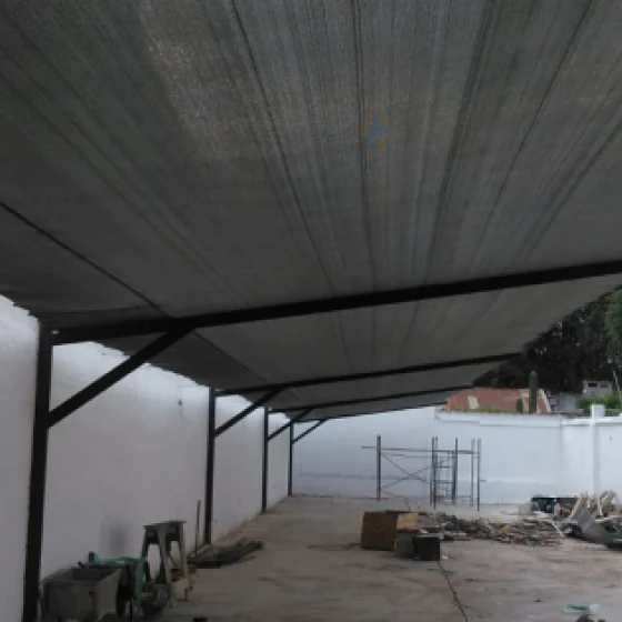 Playa de estacionamiento/Local Comercial